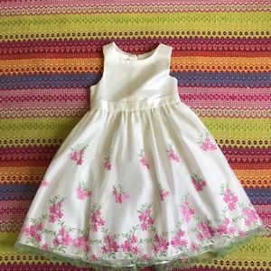 Ivory satiny floral embroiled dress size 6 girls